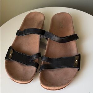 Naot Leather comfort sandals Adjustable straps molded footbed EU40 US 9-9.5 flaw